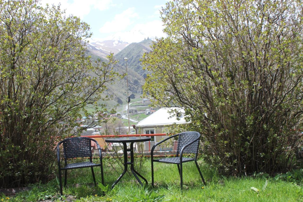 Golden Star Kazbegi Hotel Exterior photo