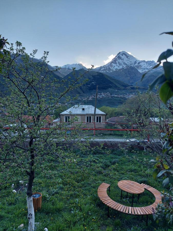 Golden Star Kazbegi Hotel Exterior photo