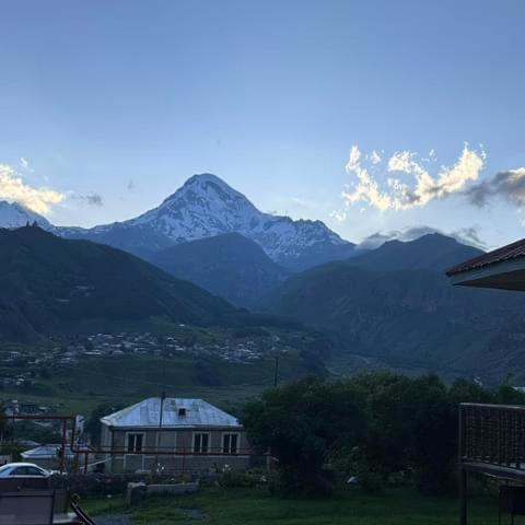 Golden Star Kazbegi Hotel Exterior photo