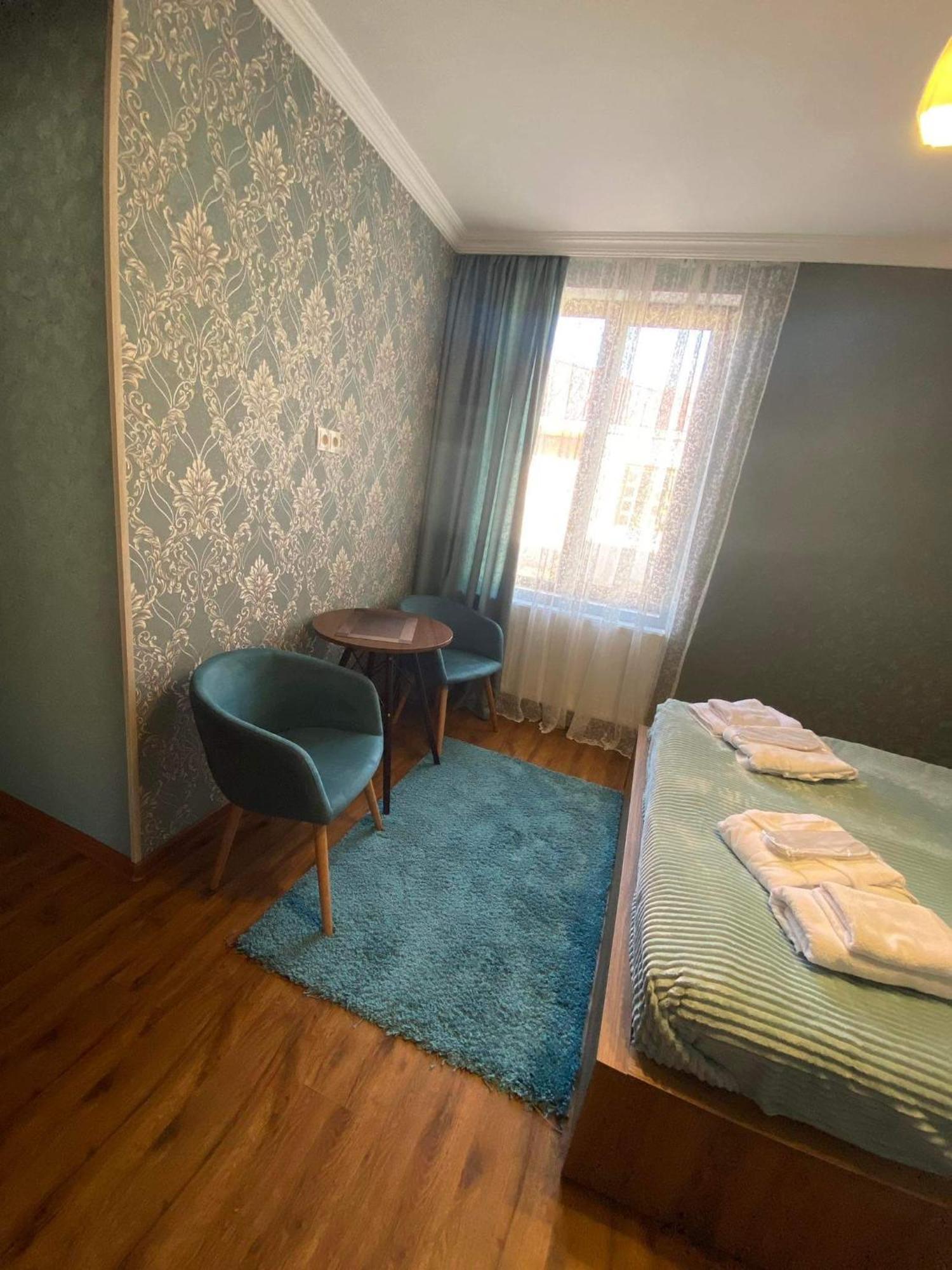 Golden Star Kazbegi Hotel Room photo